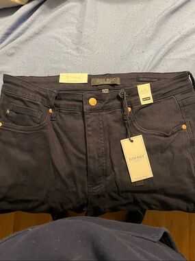 Judy Blue women’s Straight Jeans with Copper Accents
